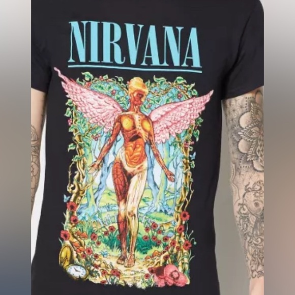 NIRVANA Tops - Nirvana Short Sleeved T-Shirt Black Size Medium